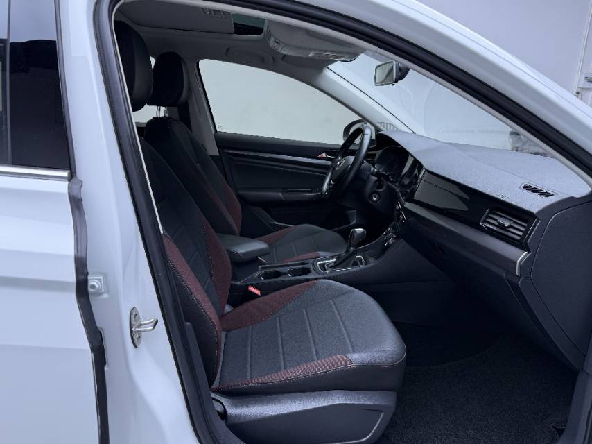 Volkswagen Bora 2022 car image #5