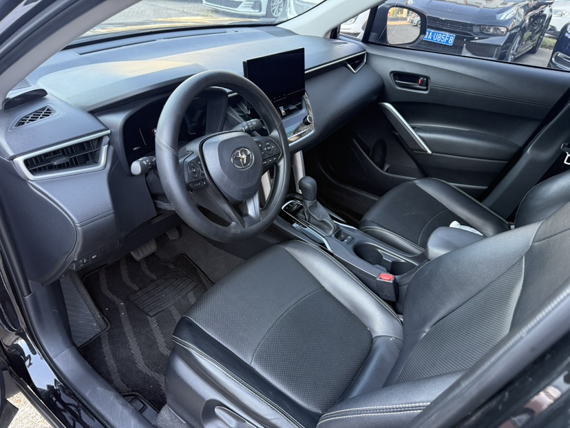 Toyota Corolla Cross 2024 immagine di auto #3