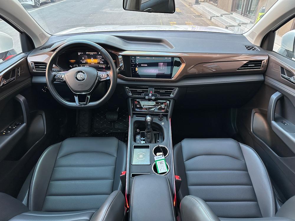 Volkswagen Tharu 2023 car image #12