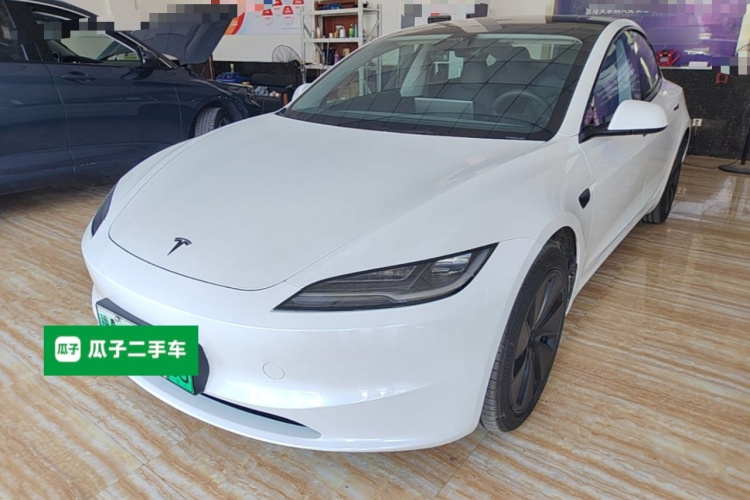 Tesla Model 3 2025 #2 Tesla Model 3 2025 car image #2
