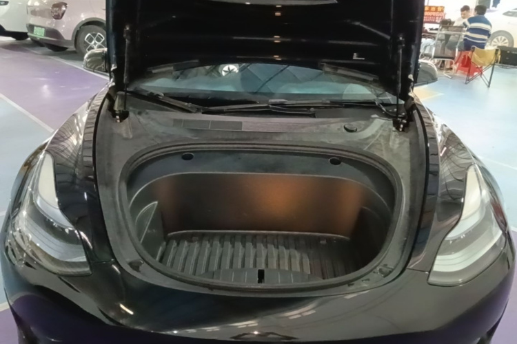 Tesla Model 3 2022 car image #20