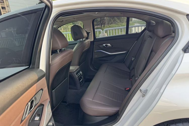 BMW 3 Series 2019 #14 BMW 3 Series 2019 car image #14