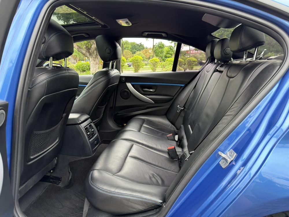 BMW 3 Series 2017 car image #15