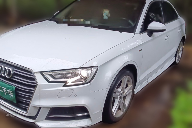Audi A3 2018 car image #2