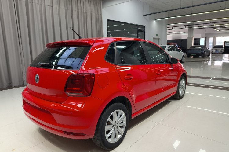 Volkswagen Polo 2014 car image #5