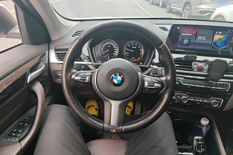 BMW X1 2020 car image #12