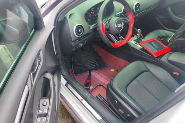 Audi A3 2019 immagine di auto #16