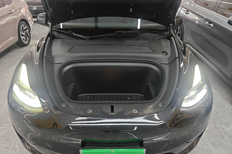 Tesla Model Y 2022 car image #20