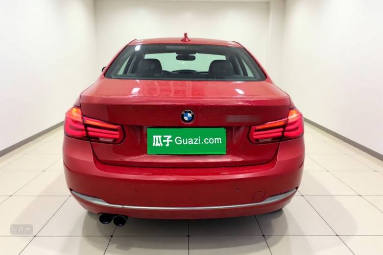 BMW 3 Series 2018 car image #6
