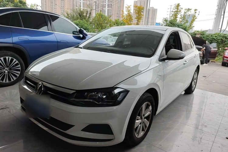 Volkswagen Polo 2020 car image #2