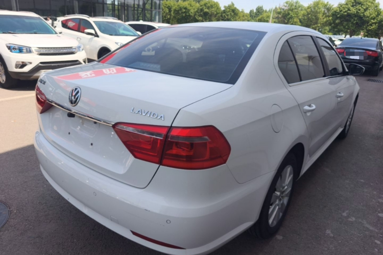 Volkswagen Lavida 2016 car image #7