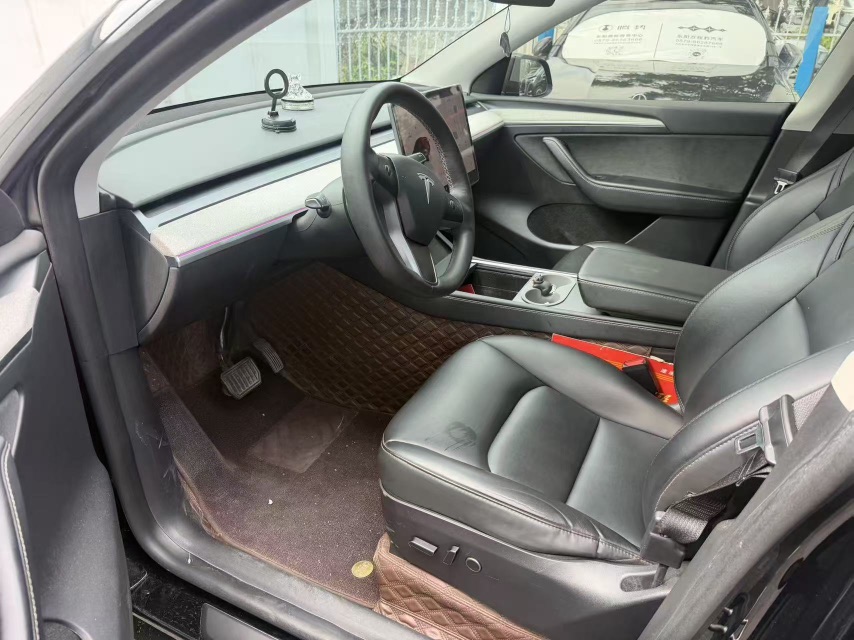Tesla Model Y 2023 #3 Tesla Model Y 2023 car image #3
