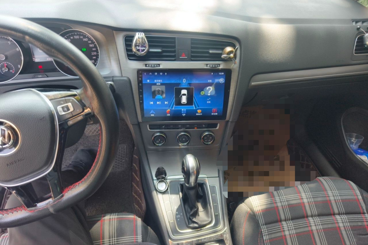 Volkswagen Golf 2016 car image #13