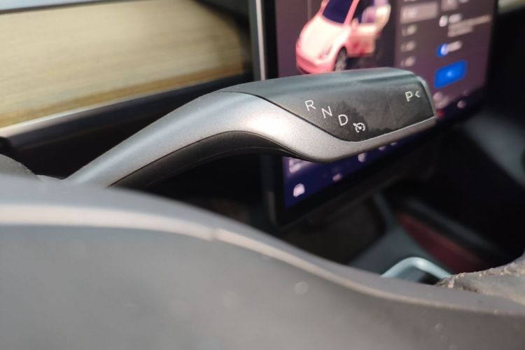 Tesla Model Y 2022 #18 Tesla Model Y 2022 car image #18