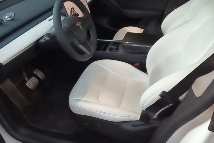 Tesla Model Y 2023 #15 Tesla Model Y 2023 car image #15