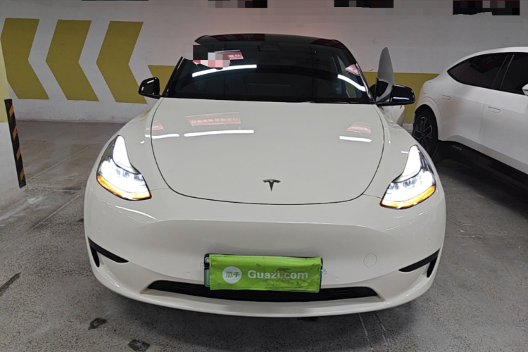 Tesla Model Y 2023 #3 Tesla Model Y 2023 car image #3