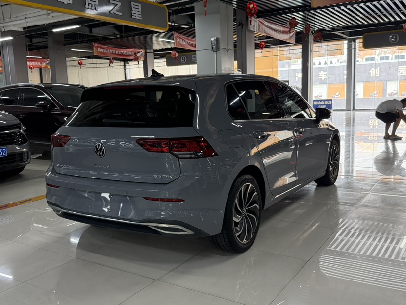 Volkswagen Golf 2023 car image #7