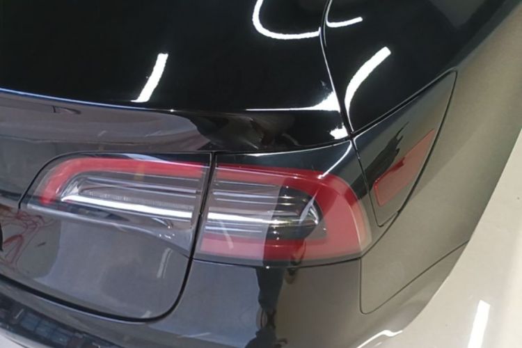 Tesla Model 3 2022 car image #8
