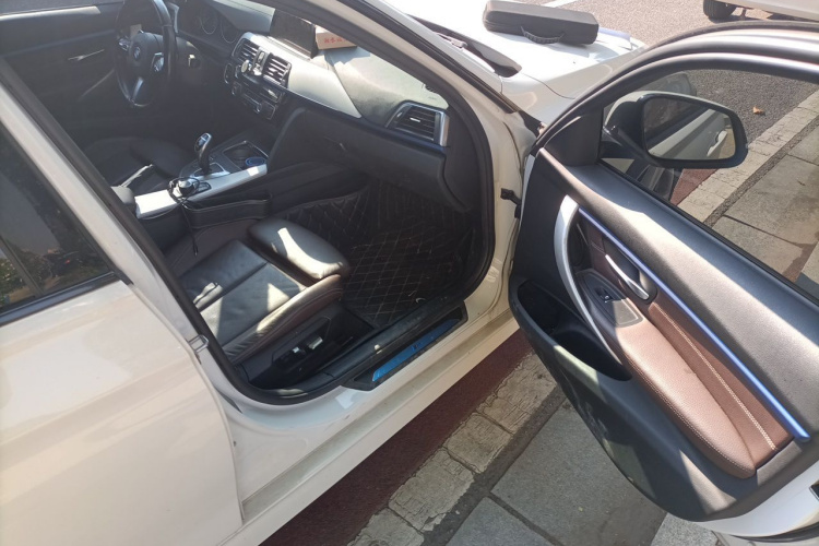 BMW 3 Series 2019 #21 BMW 3 Series 2019 صورة سيارة #21