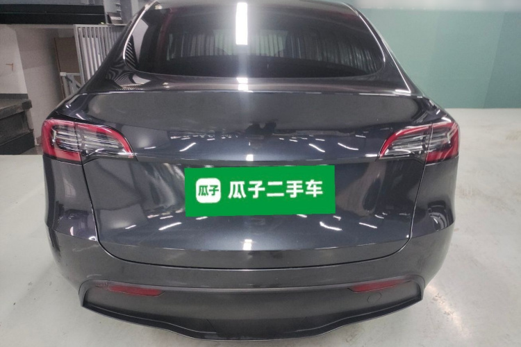 Tesla Model Y 2024 #4 Tesla Model Y 2024 car image #4