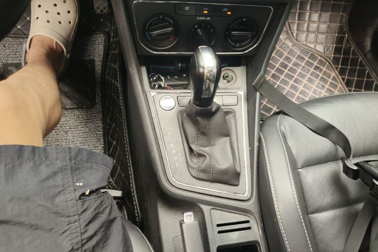 Volkswagen Lavida 2017 #14 Volkswagen Lavida 2017 car image #14