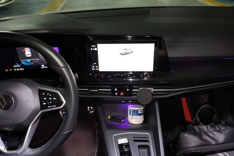 Volkswagen Golf 2022 car image #10