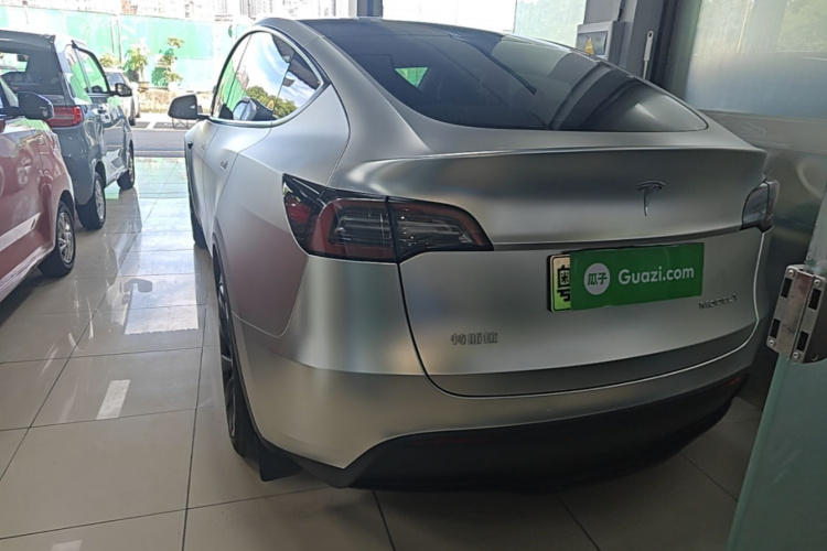 Tesla Model Y 2022 car image #6