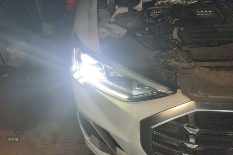 Audi Q3 2020 car image #8