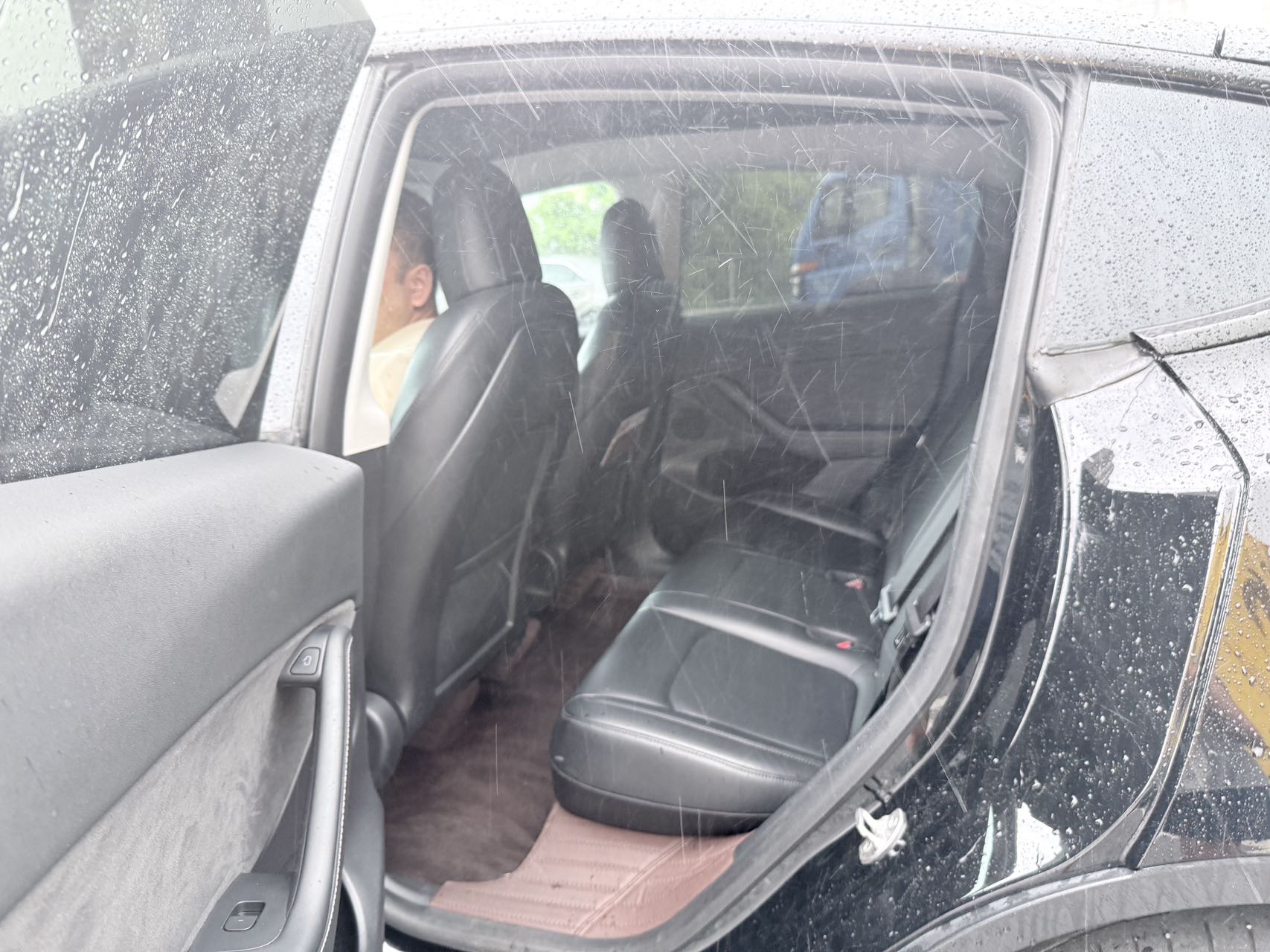 Tesla Model Y 2021 car image #5