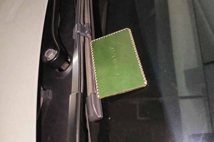 Tesla Model Y 2021 car image #9
