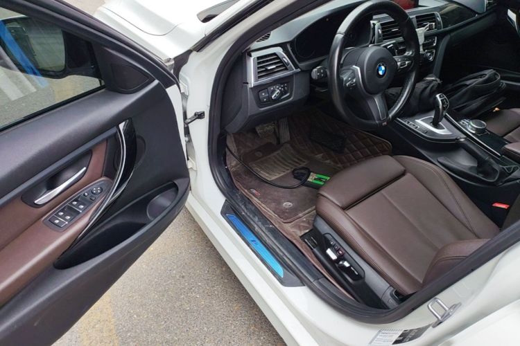 BMW 3 Series 2019 #12 BMW 3 Series 2019 car image #12