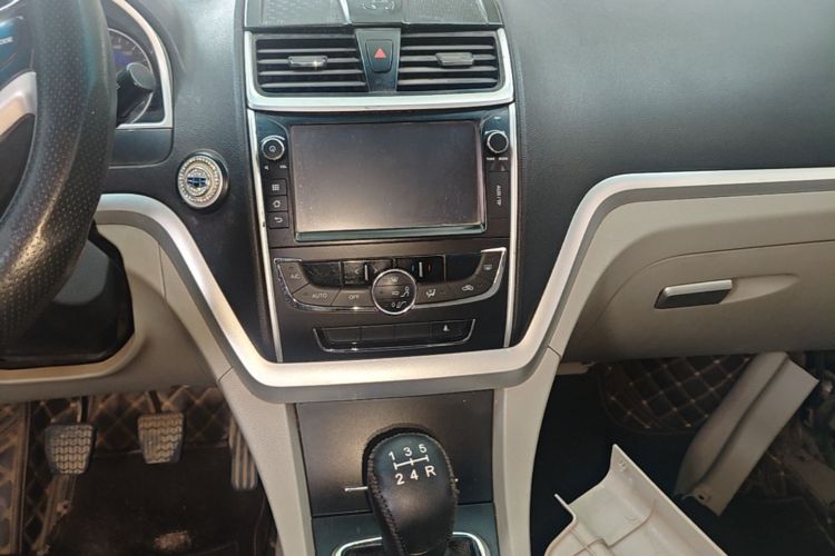 GEELY Emgrand 2015 car image #13