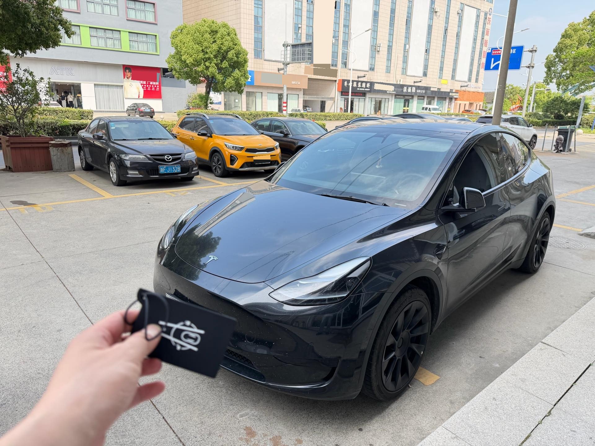 Tesla Model Y 2022 Tesla Model Y 2022 car image