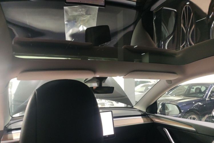 Tesla Model Y 2021 car image #18