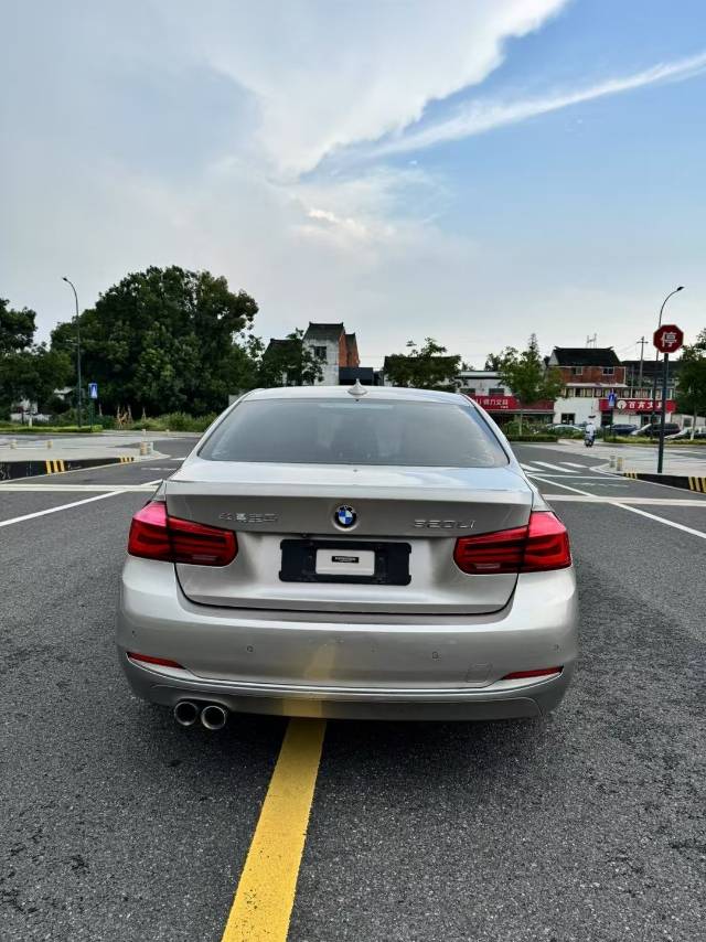 BMW 3 Series 2018 #8 BMW 3 Series 2018 car image #8