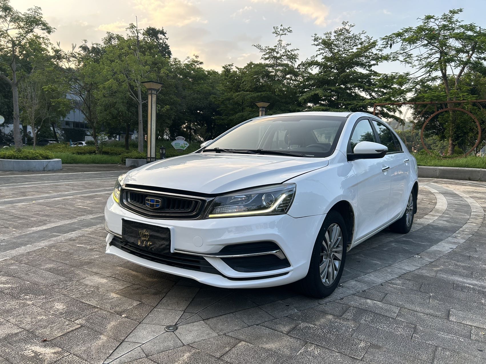 GEELY Emgrand 2018 car image 