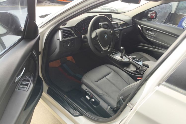 BMW 3 Series 2017 #12 BMW 3 Series 2017 car image #12