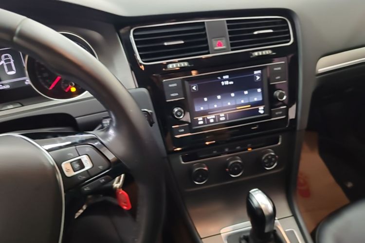 Volkswagen Golf 2016 car image #13