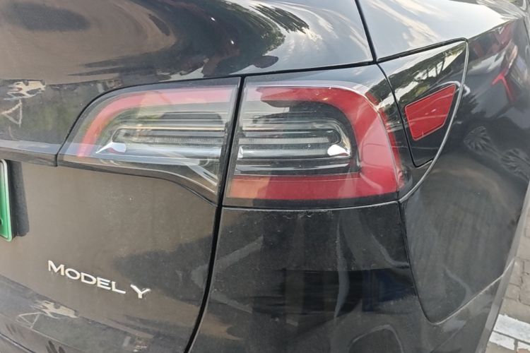 Tesla Model Y 2023 #8 Tesla Model Y 2023 car image #8