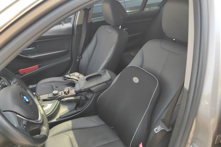 BMW 3 Series 2017 car image #19