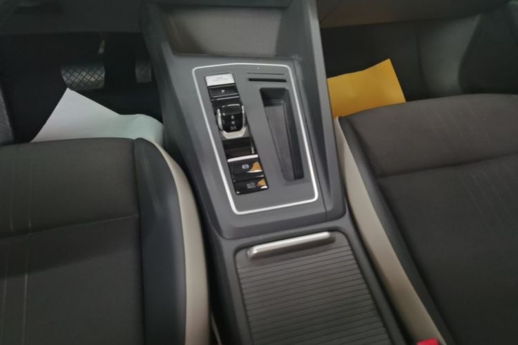 Volkswagen Golf 2023 car image #14