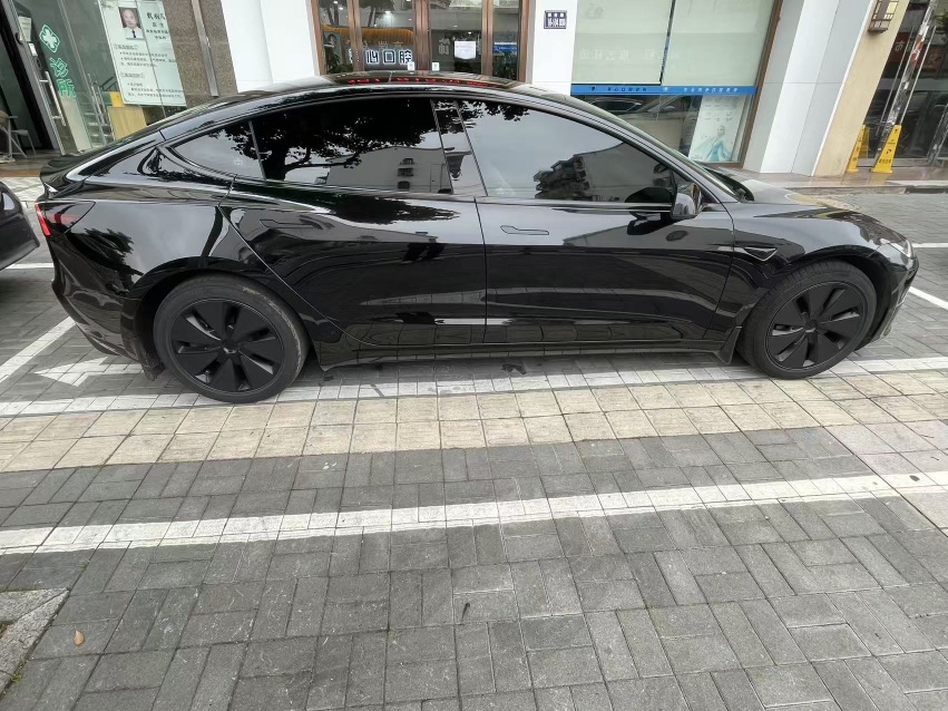 Tesla Model 3 2025 #2 Tesla Model 3 2025 car image #2