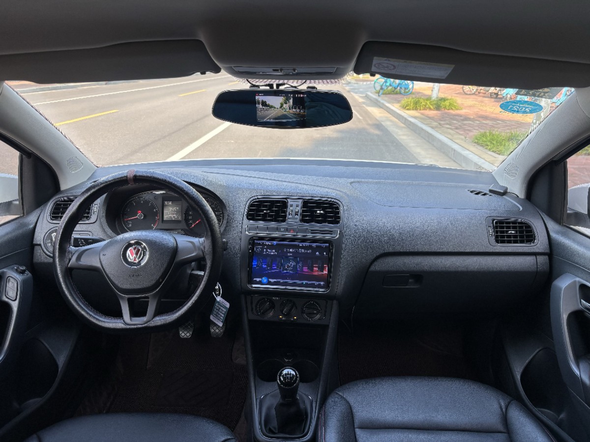 Volkswagen Polo 2016 car image #7