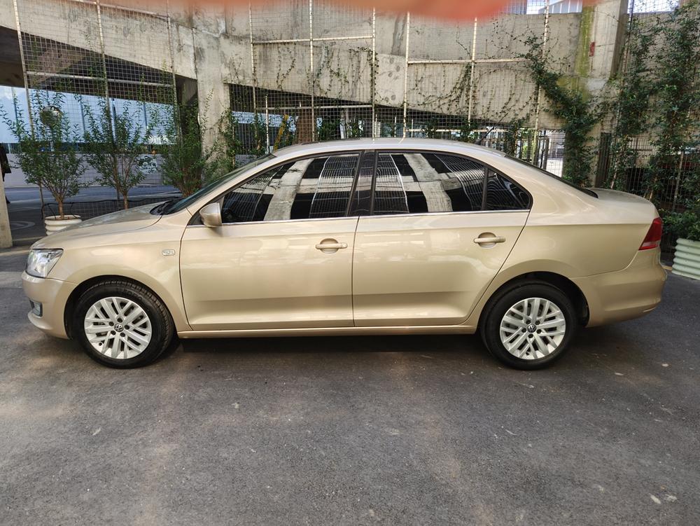 Volkswagen Santana 2013 car image #4