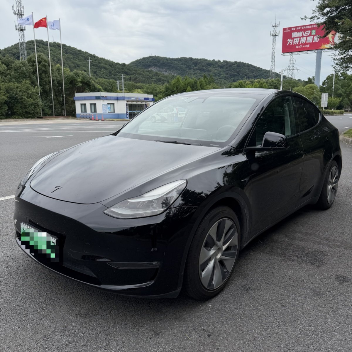 Tesla Model Y 2021 #5 Tesla Model Y 2021 car image #5