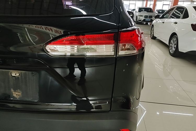 Toyota Corolla Cross 2023 #8 Toyota Corolla Cross 2023 car image #8