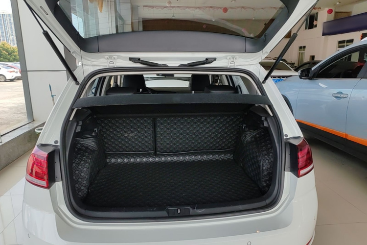 Volkswagen Golf 2020 #19 Volkswagen Golf 2020 car image #19