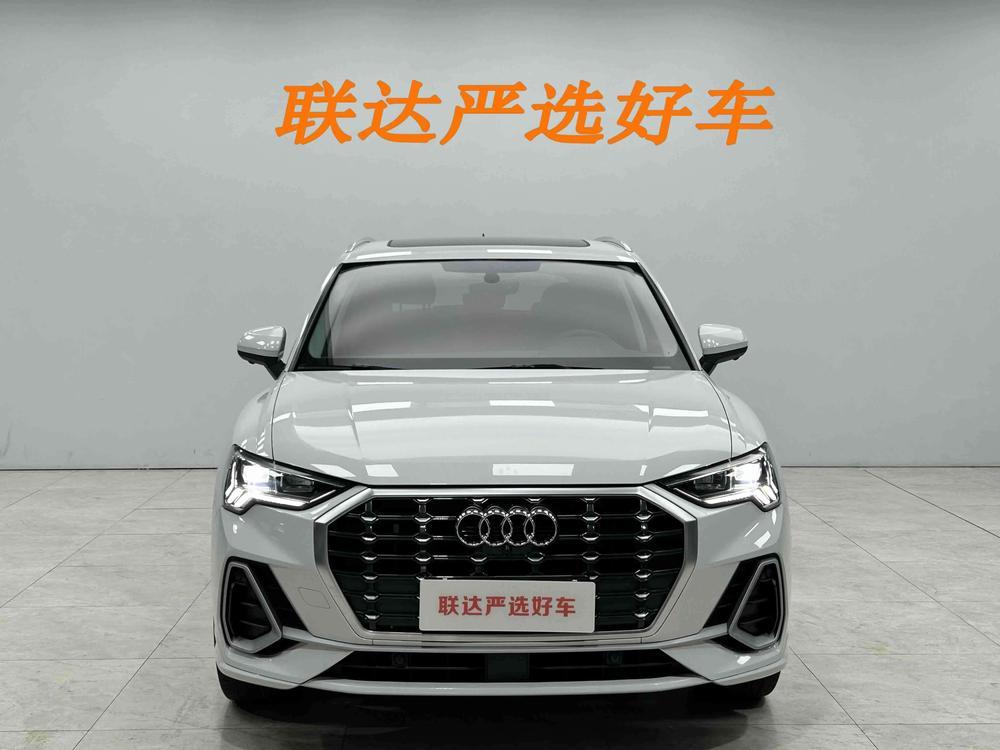 Audi Q3 2022 car image #2