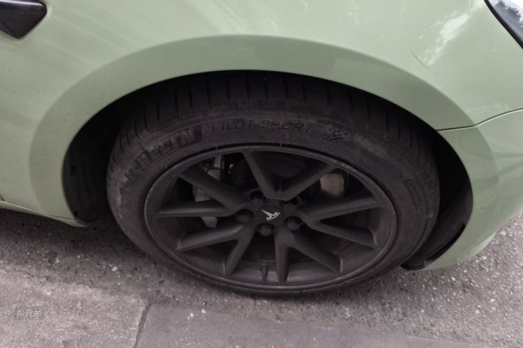 Tesla Model 3 2021 car image #9