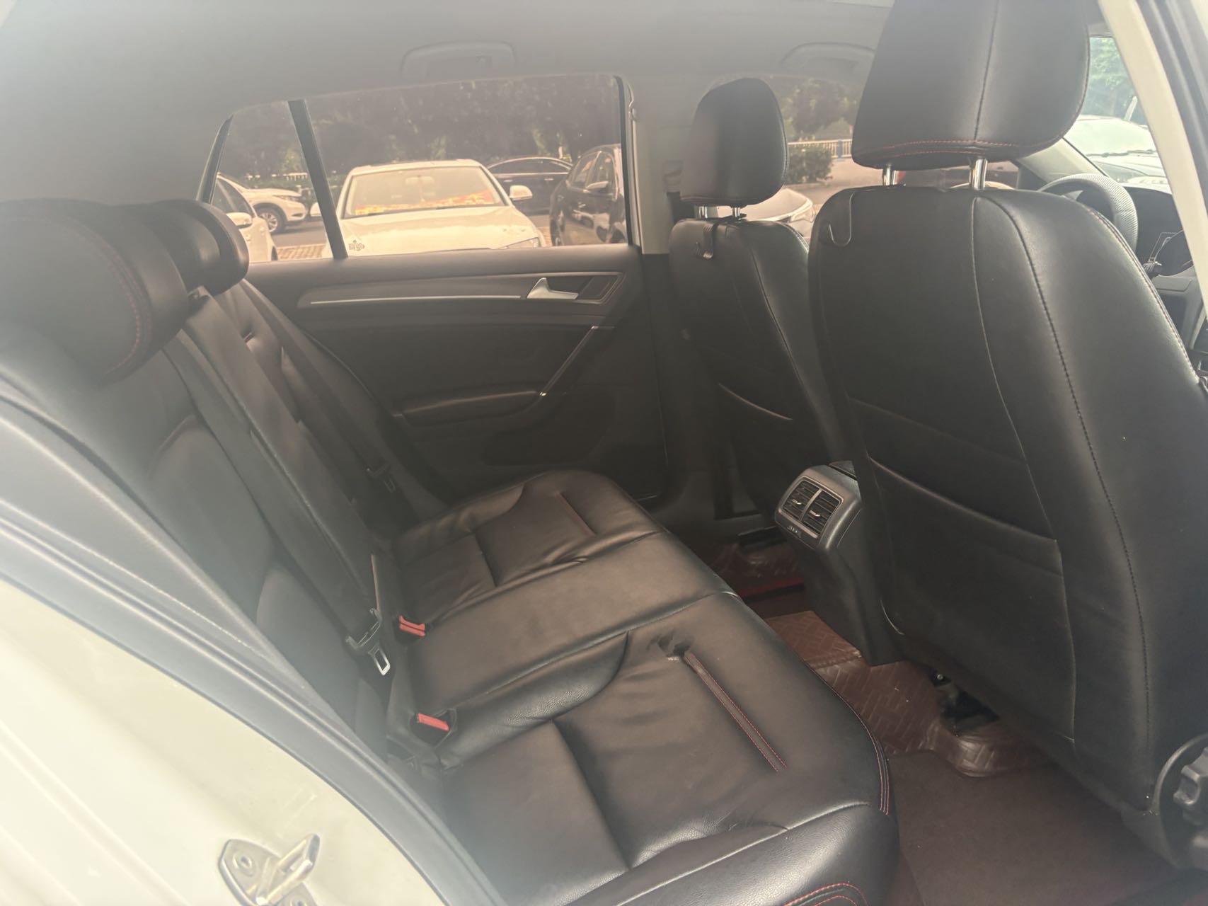 Volkswagen Golf 2016 car image #8
